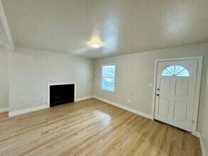 120 Berry St in Roseville, CA - Building Photo - Building Photo