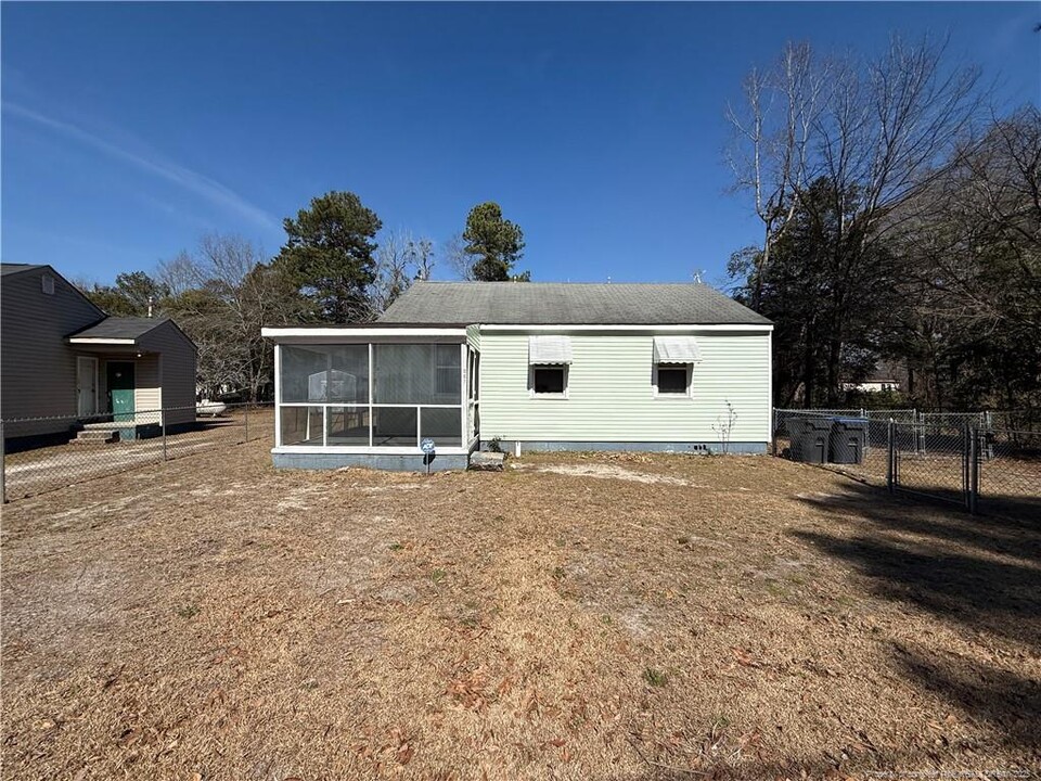 507 E 5th Ave in Raeford, NC - Building Photo