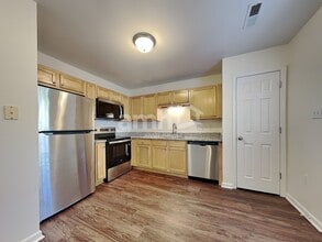 67 Wolf Creek Ln in Lillington, NC - Foto de edificio - Building Photo