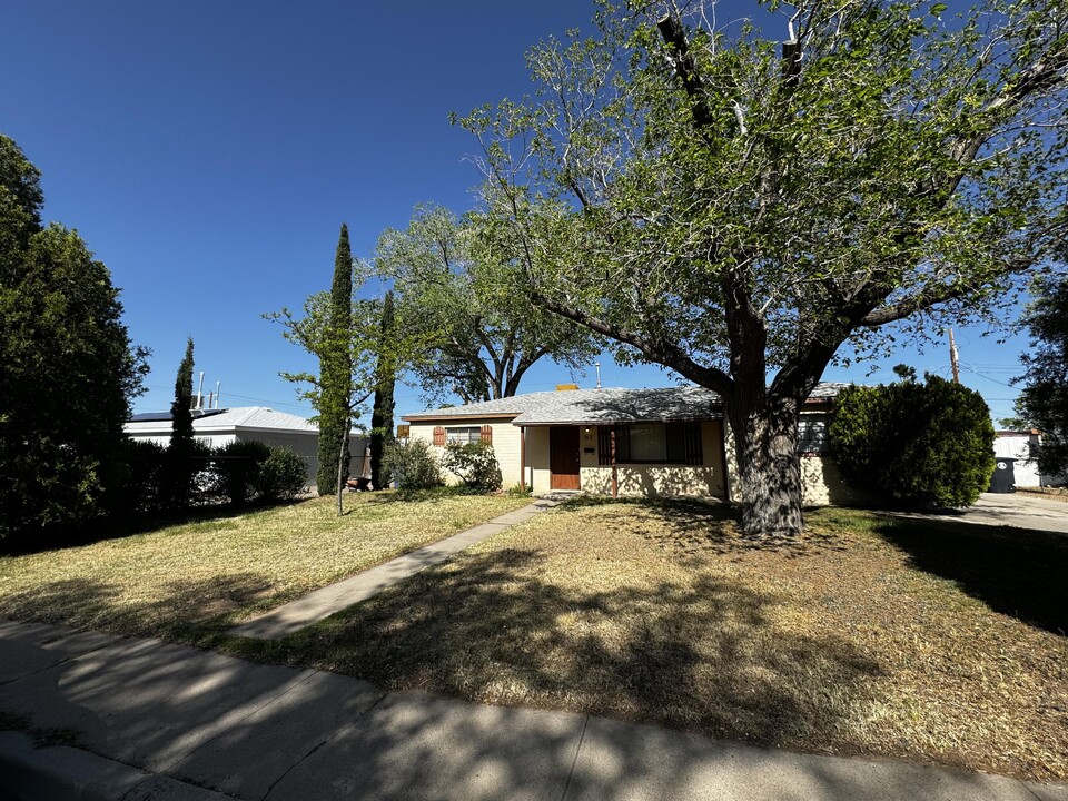 2613 Garcia St NE in Albuquerque, NM - Building Photo