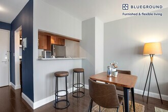 200 E 82nd St in New York, NY - Building Photo - Building Photo
