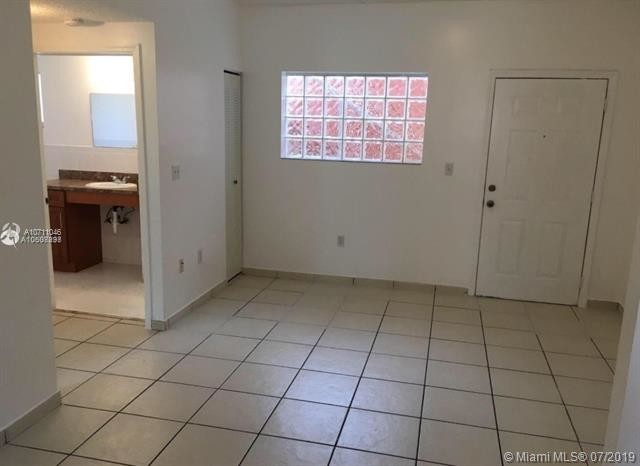 452 SW 10th St-Unit -1 in Miami, FL - Building Photo - Building Photo