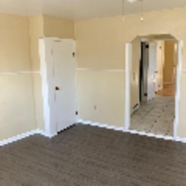 560 N Pine St in Middletown, PA - Building Photo - Building Photo