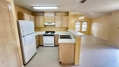 1028 Merrimack Loop in Laredo, TX - Building Photo - Building Photo