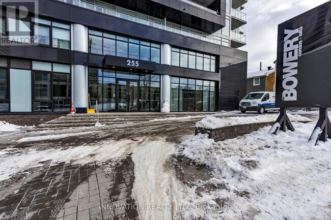 255 Bay St in Ottawa, ON - Building Photo - Building Photo