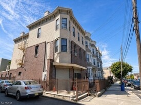 840 Mt Prospect Ave in Newark, NJ - Building Photo