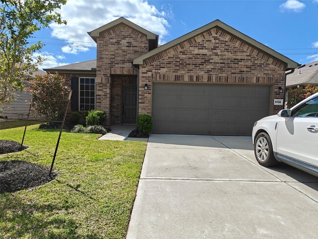 property at 1731 Gray Hawk Dr