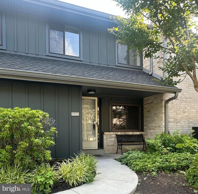 property at 560 Foxwood Ln