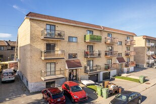 9000 Boul in Montréal, QC - Building Photo