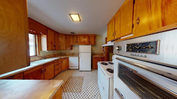 1120 N 1st St in Bismarck, ND - Building Photo