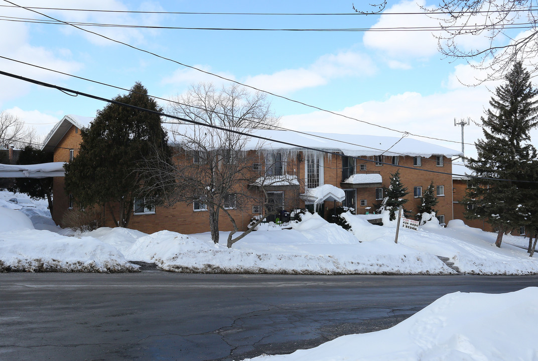 Dewitt View Apartments in Syracuse, NY - Building Photo