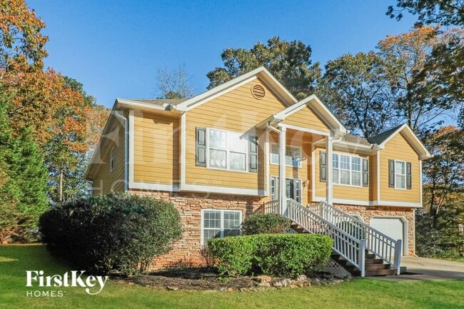 5940 Seven Oaks Dr in Powder Springs, GA - Foto de edificio - Building Photo