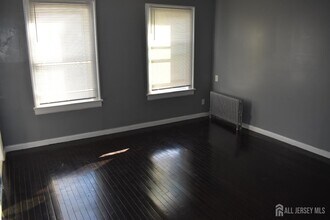 100 Randolph St in Carteret, NJ - Building Photo - Building Photo