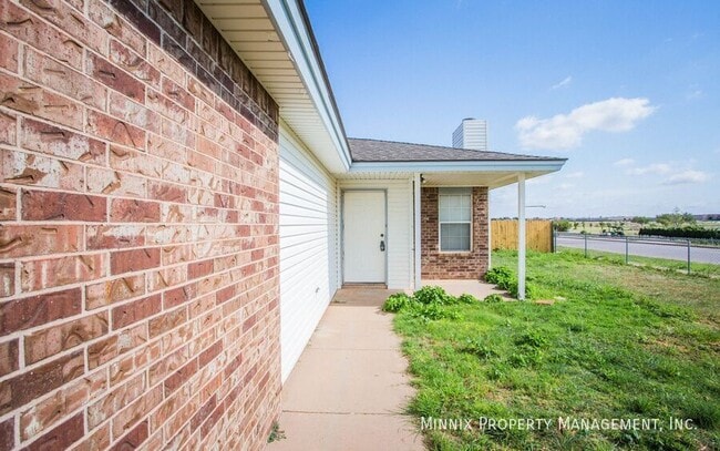 6302 33rd St in Lubbock, TX - Foto de edificio - Building Photo