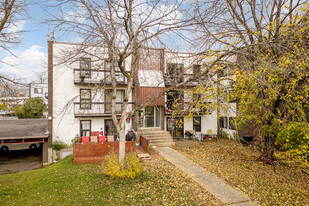 1013 Hyman Rue in Dollard-des-Ormeaux, QC - Building Photo