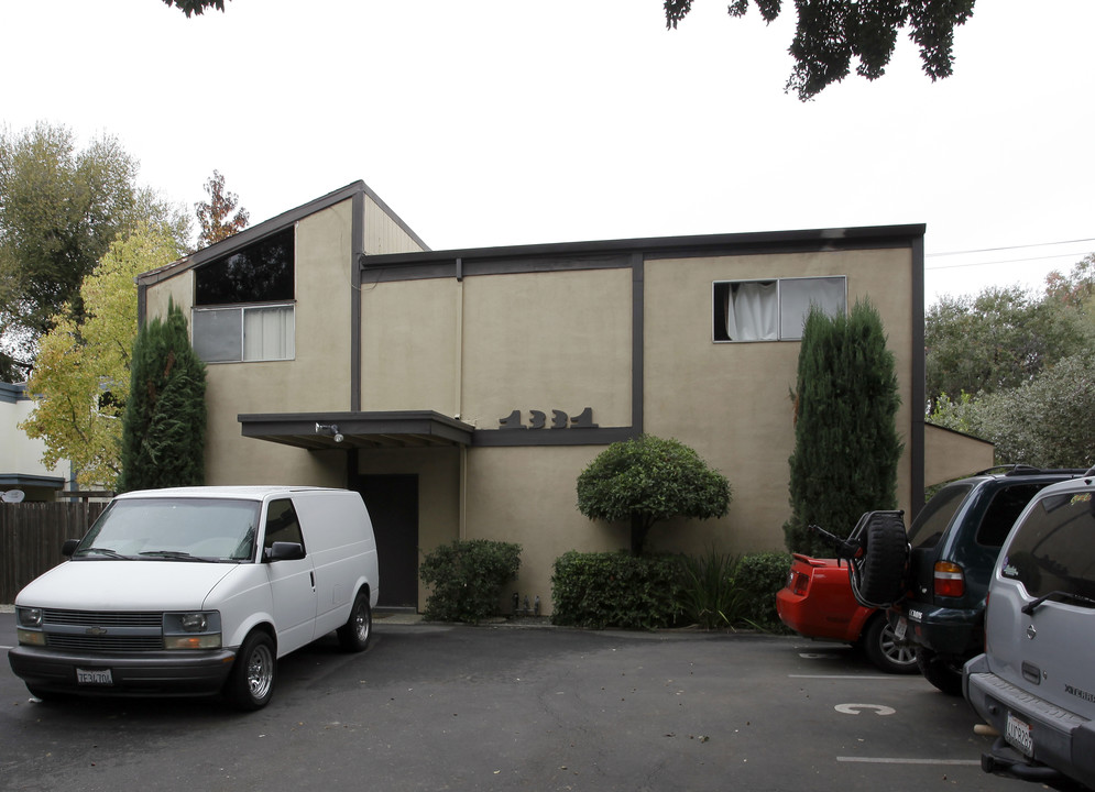 1331 Drake Dr in Davis, CA - Building Photo