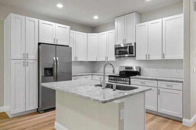 32 Louisville Dr in Palm Coast, FL - Building Photo - Building Photo