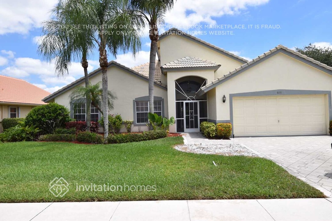 6111 Hook Ln in Boynton Beach, FL - Building Photo