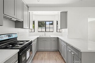 6930 Enfield Ave, Unit 9117 in Los Angeles, CA - Building Photo