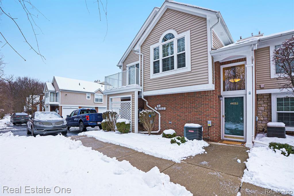 44882 Marigold Dr in Sterling Heights, MI - Building Photo