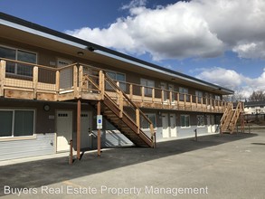 Beluga Flats in Anchorage, AK - Foto de edificio - Building Photo