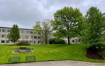 Pleasantwood Apartments & Townhomes in Trotwood, OH - Foto de edificio - Building Photo