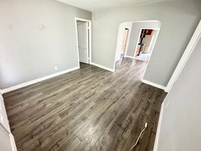 11302 Elliott Ave in El Monte, CA - Building Photo - Building Photo