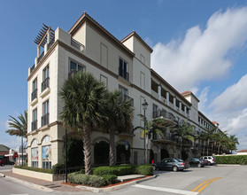 Wilton Station in Wilton Manors, FL - Foto de edificio - Building Photo