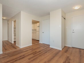 Hanover Tower Apartments in Hanover, ON - Building Photo - Building Photo