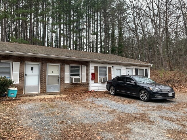 1275 Lynch Mill Rd in Altavista, VA - Building Photo - Building Photo
