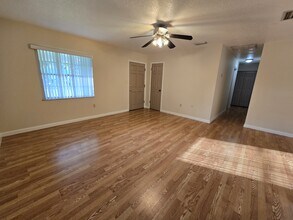 413 Tennessee Ave in St. Cloud, FL - Foto de edificio - Building Photo