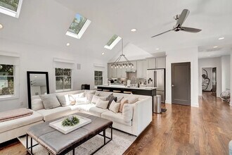 1825 Lombardy Ave, Unit B in Nashville, TN - Foto de edificio - Building Photo