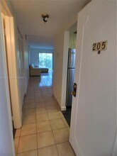 1821 Jefferson Ave, Unit 205 in Miami Beach, FL - Building Photo - Building Photo