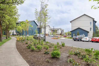 Nueva Esperanza in Hillsboro, OR - Building Photo - Building Photo