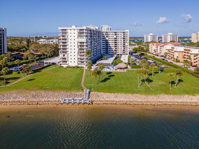 property at 336 Golfview Rd