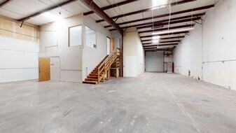 6200 Stainless Way in Anderson, CA - Building Photo