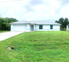 3012 2nd St SW in Lehigh Acres, FL - Building Photo