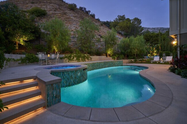 property at 6435 Innsdale Dr