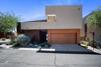 6525 E Cave Creek Rd in Cave Creek, AZ - Building Photo - Building Photo