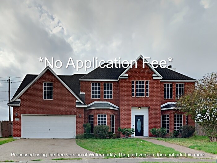 3837 Kitty Ln in Corpus Christi, TX - Building Photo