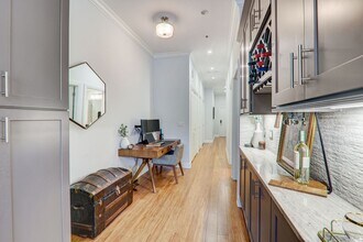 33 South Ashland LLC in Chicago, IL - Building Photo - Interior Photo