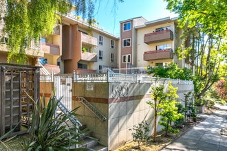 El Dorado Apartments in Oakland, CA - Building Photo - Building Photo