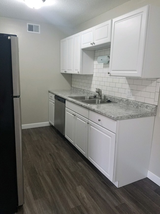 2416 Park Ave Apartments and Nearby Muscatine Apartments For Rent