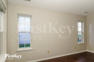 1880 Long Lake Dr in Greenwood, IN - Foto de edificio - Building Photo