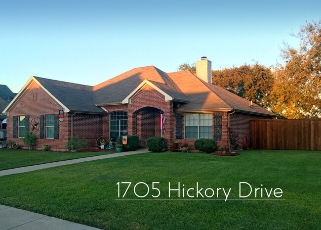 property at 1705 Hickory Dr