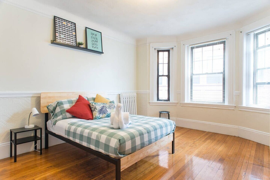 48 Babcock St, Unit 4 in Brookline, MA - Foto de edificio