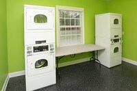 Laundry Room - Addison Park Apartamentos in Louisville, Kentucky