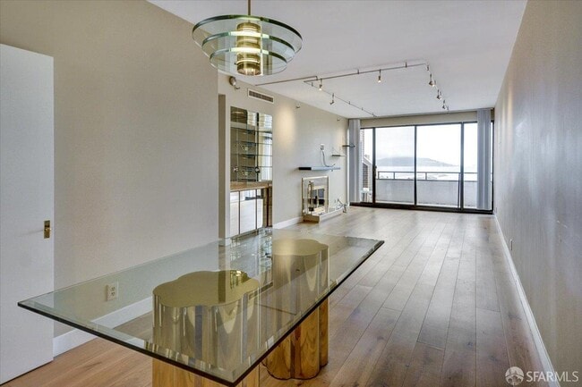 101 Lombard St in San Francisco, CA - Building Photo - Building Photo