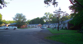 1-24 Centennial Ct in Foxboro, MA - Foto de edificio - Building Photo