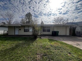 5818 Glenhurst Dr in Houston, TX - Building Photo